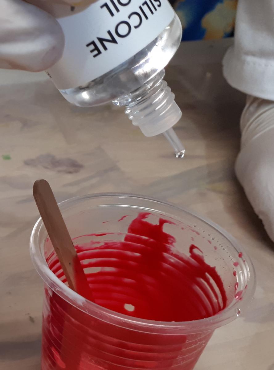 HUILE DE SILICONE - Lubrifiant également utilisé dans la technique de  peinture fluide